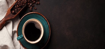 Imagen granos y tasa de cafe colombiano